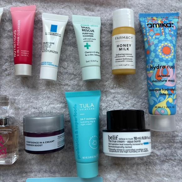 Makeup bag & delux sample set - Picture 4 of 4